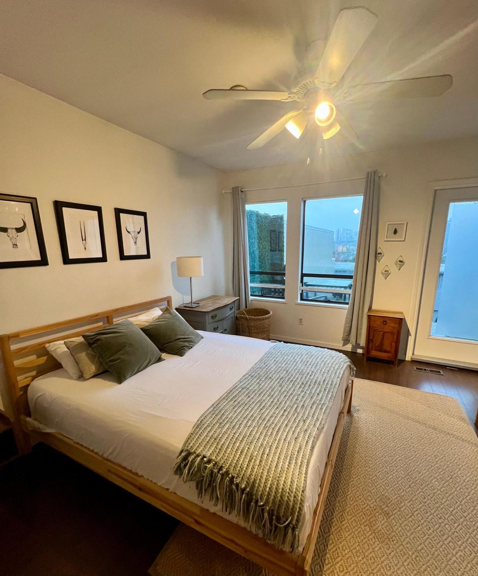 Charming Heritage Home With Mountain And City Views Vancouver Eksteriør bilde